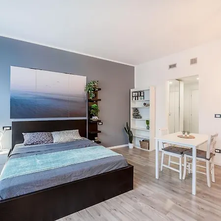 2 Minutes From Central Station-Exclusive Open Space-2